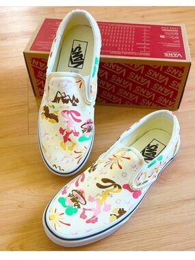 Vans Classic Slip-On Get
Outdoor
Marshmallow Women 8.5 US Mens 7.0 US